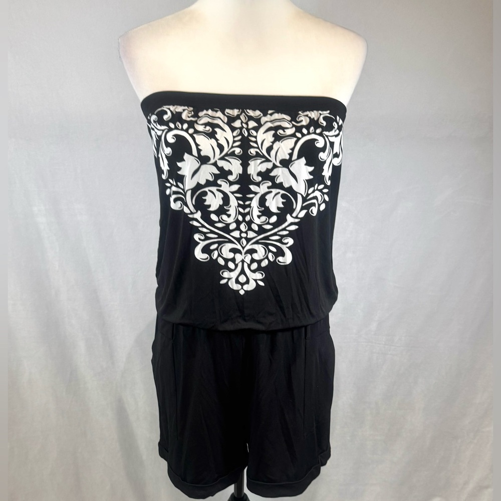 White House Black Market Black and White Strapless Romper